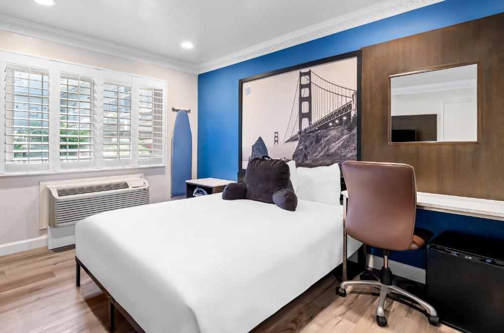 Queen Room - Disability Access interior
